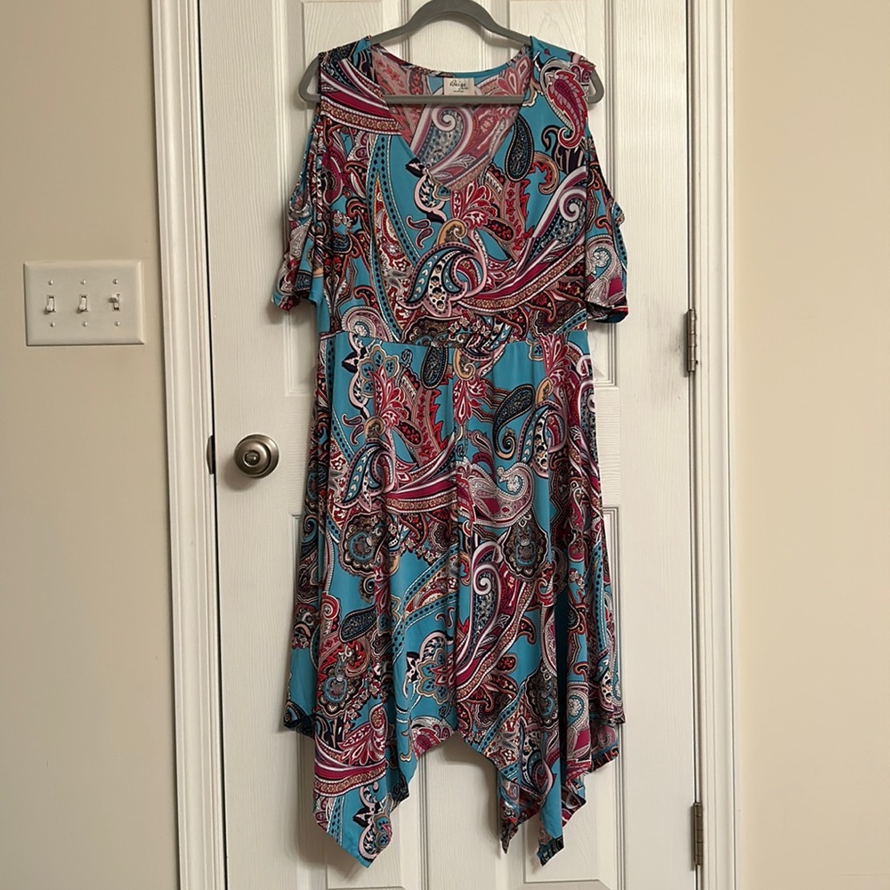Beige eci Blue Paisley Cold-Shoulder Dress Handkerchief Hem Polyester-Blend 1X